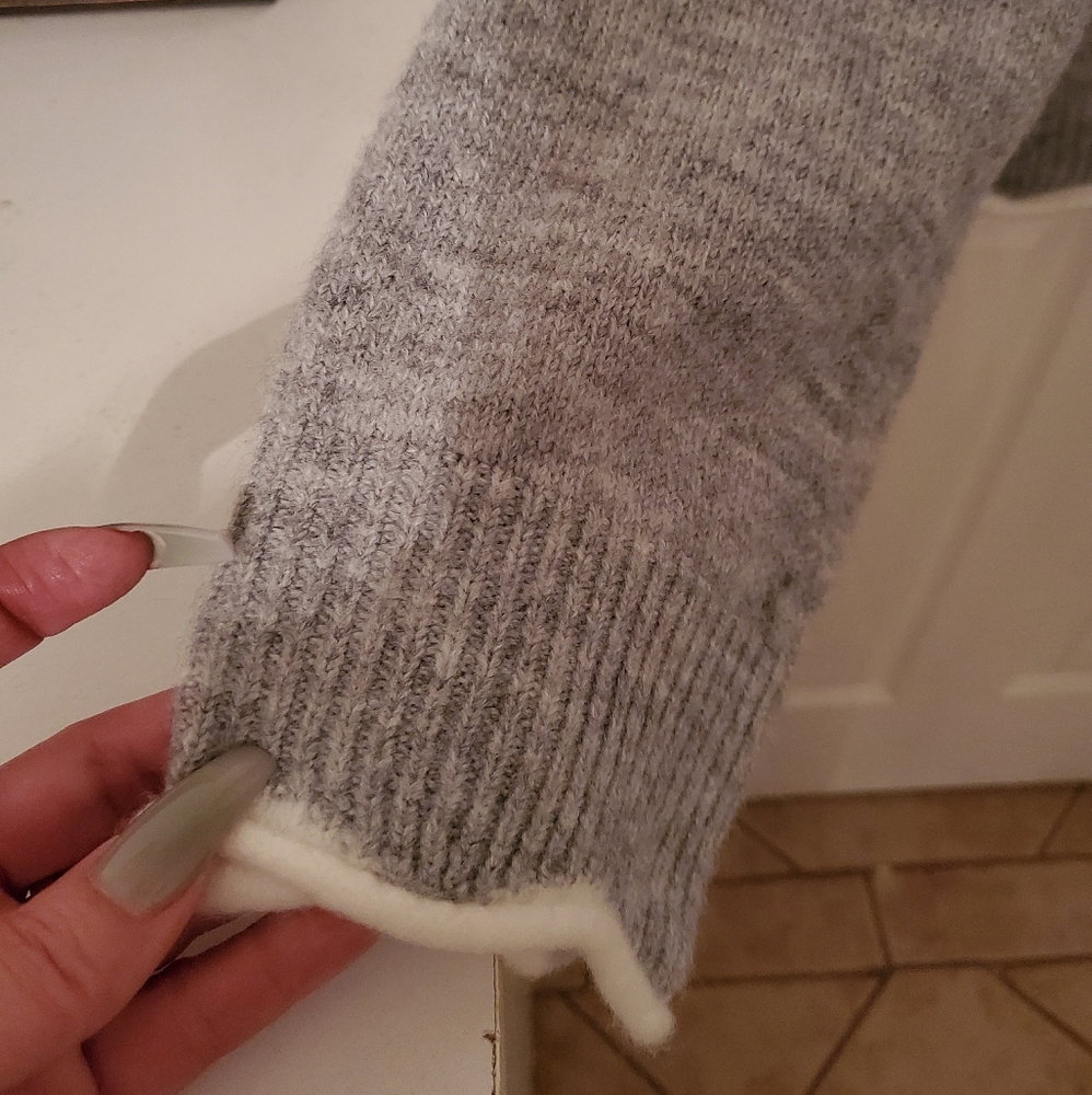 Sweater - Picture 3 of 4